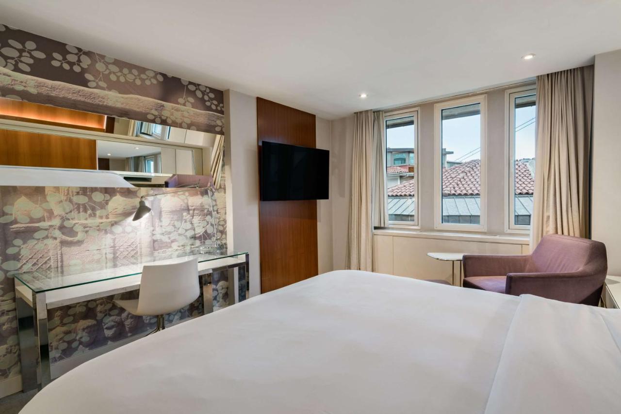 Radisson Blu Bosphorus Hotel Estambul Exterior foto A room at the hotel
