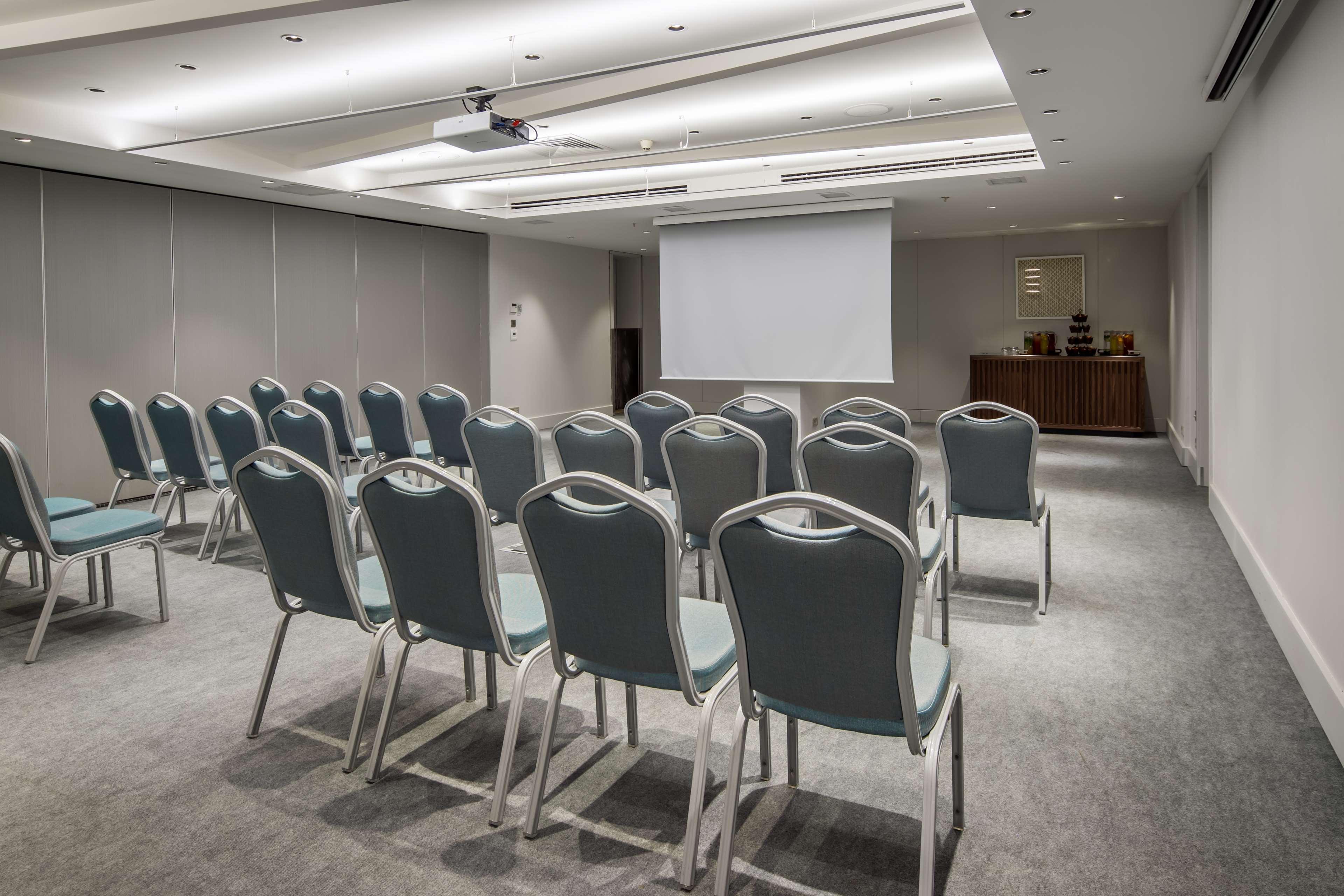 Radisson Blu Bosphorus Hotel Estambul Exterior foto The meeting room