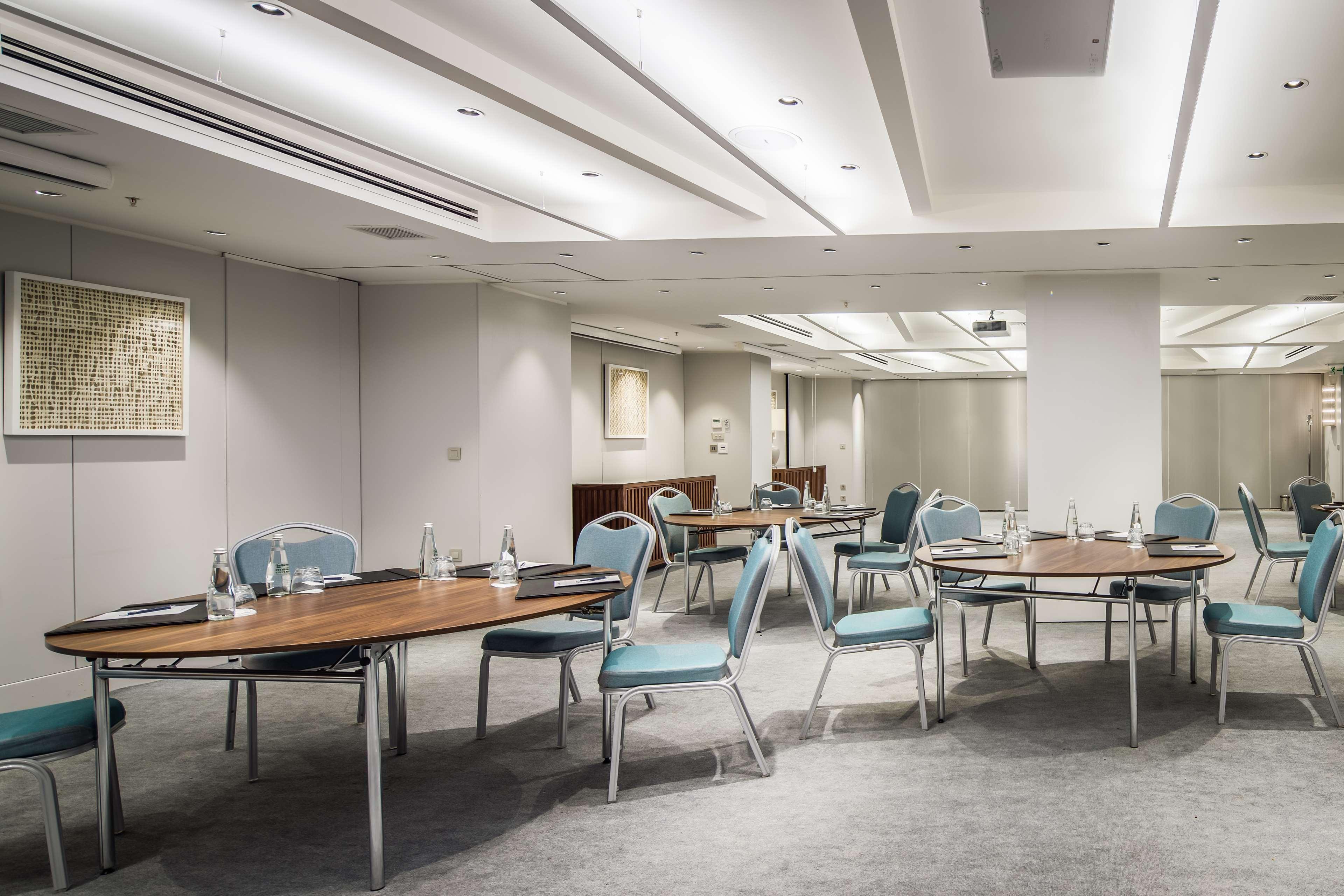 Radisson Blu Bosphorus Hotel Estambul Exterior foto The meeting room