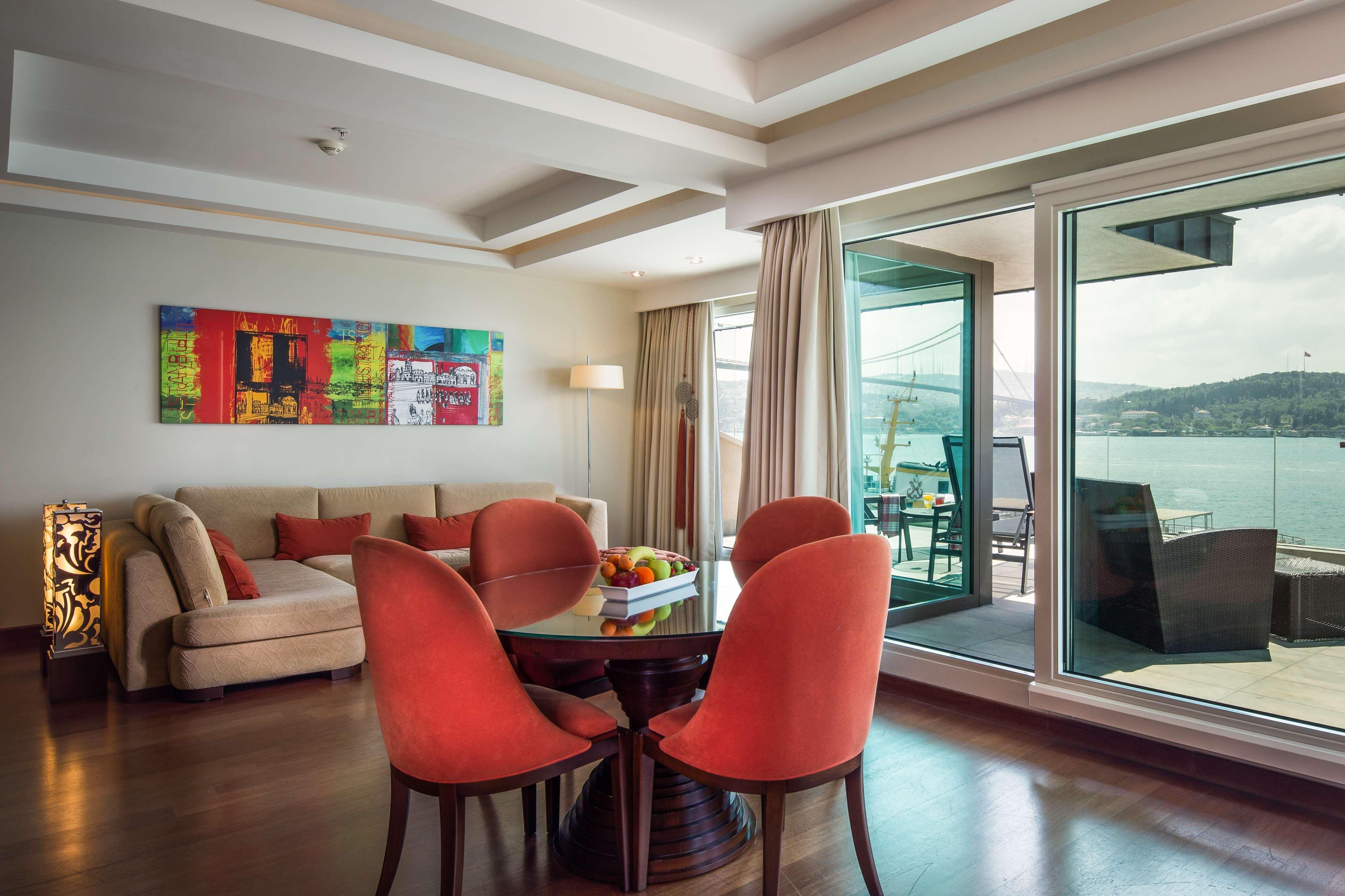Radisson Blu Bosphorus Hotel Estambul Exterior foto A suite at the hotel