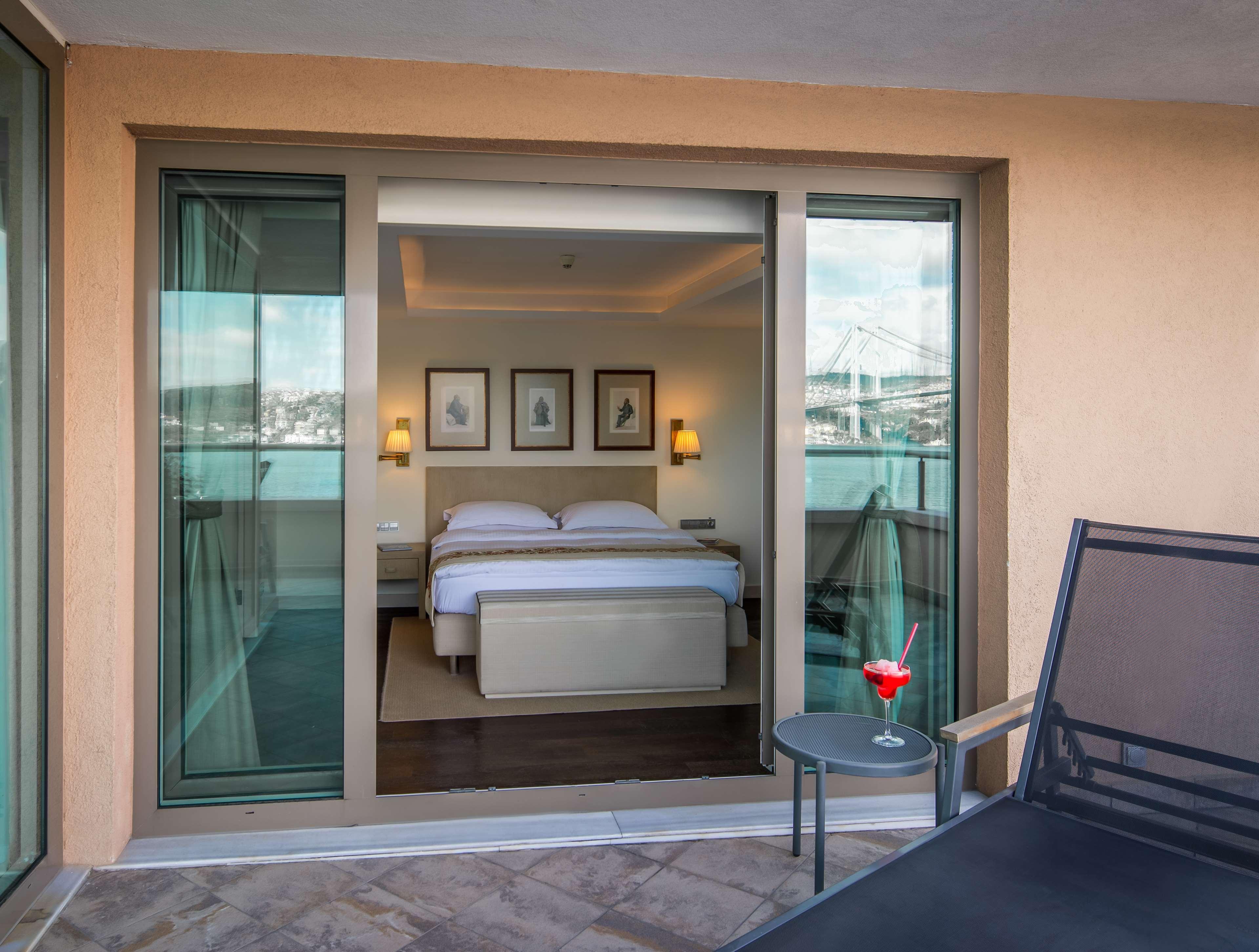 Radisson Blu Bosphorus Hotel Estambul Exterior foto A room at the hotel