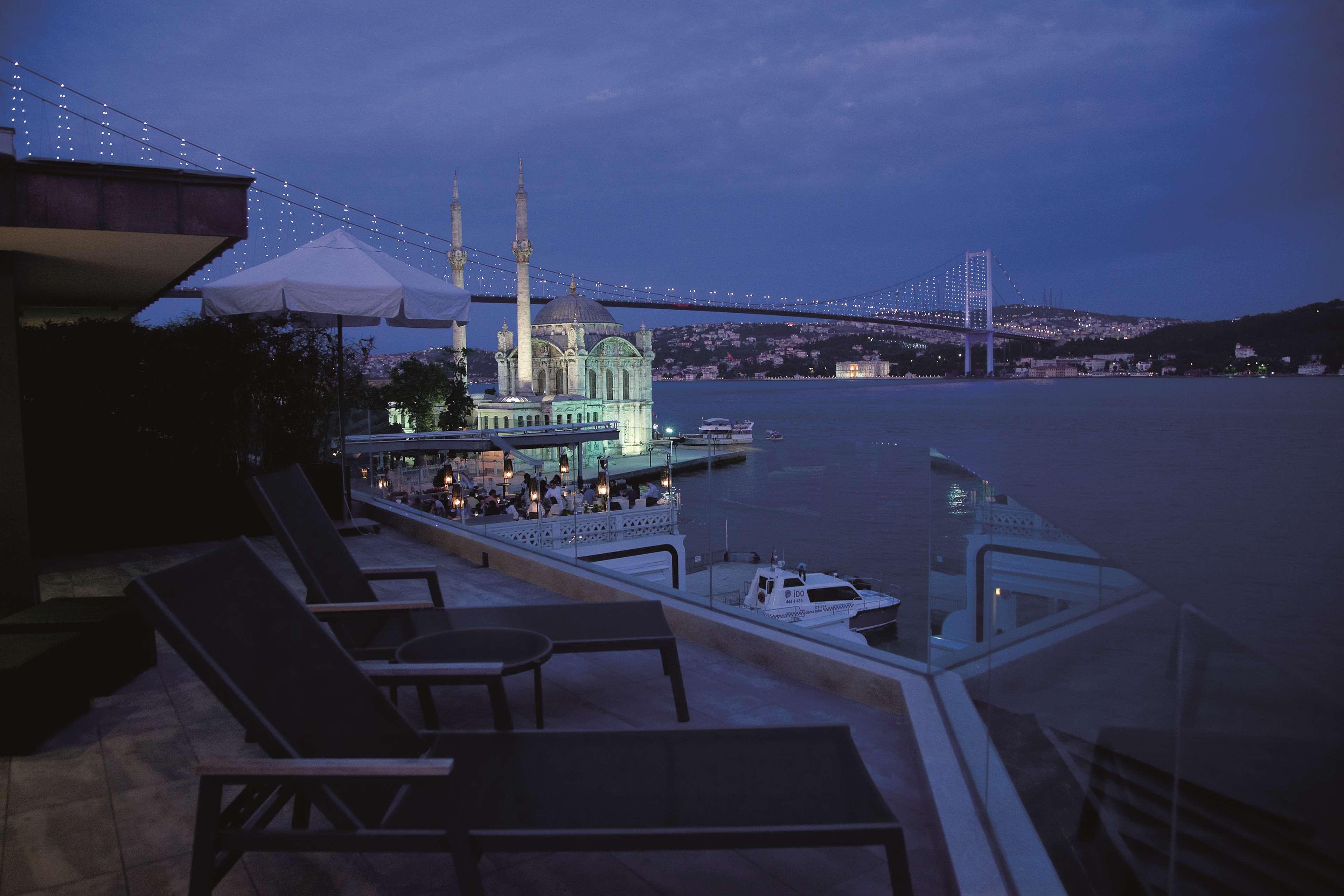 Radisson Blu Bosphorus Hotel Estambul Exterior foto View of the Bosphorus from the Four Seasons Hotel Istanbul