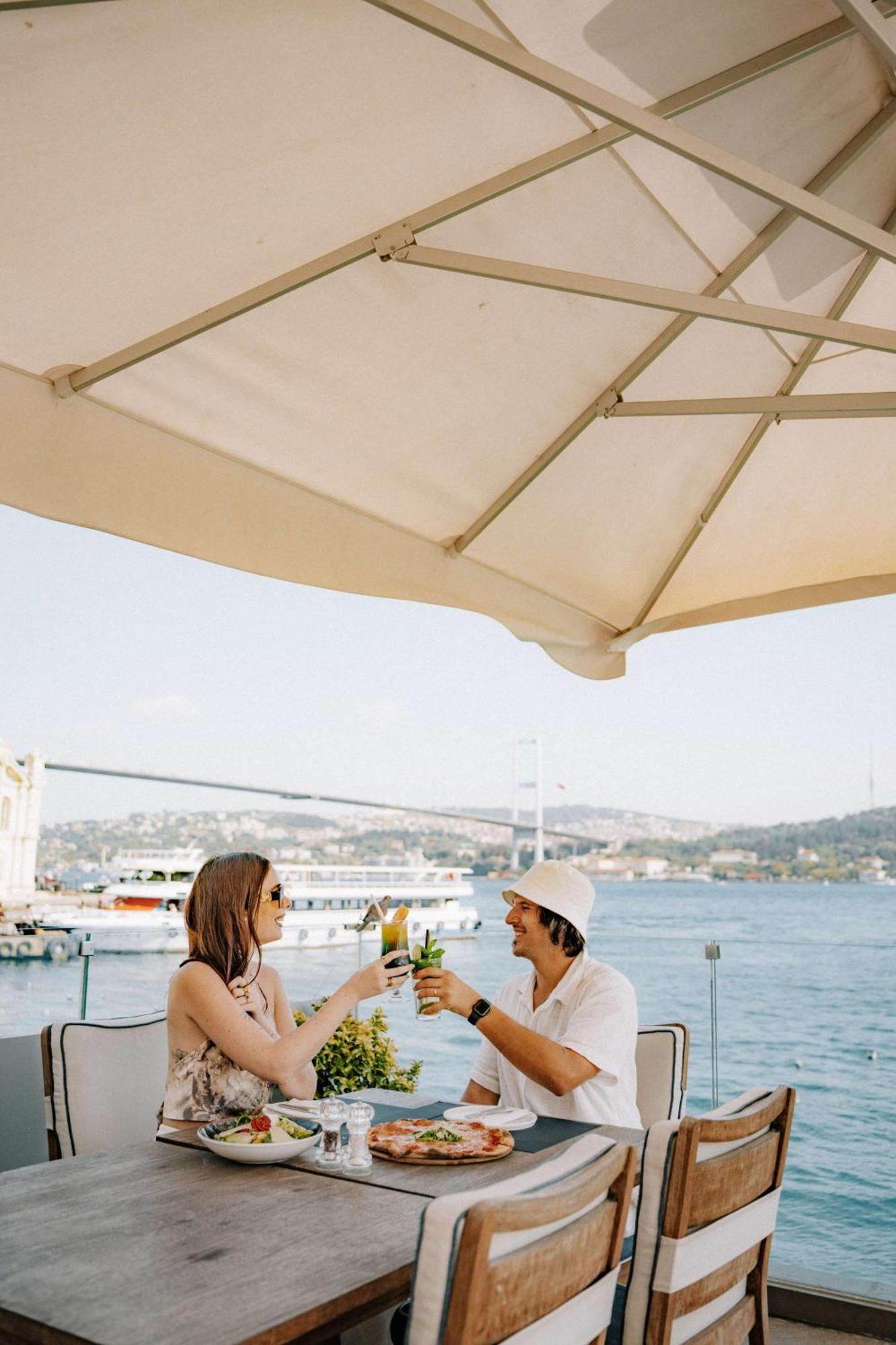 Radisson Blu Bosphorus Hotel Estambul Exterior foto The Bosphorus